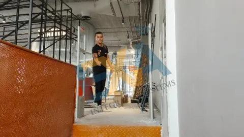 توريد وتركيب بوابات إنذار سرقة الملابس ونظام التاجات الأمنية للمحلات التجارية داخل مول بمدينتي