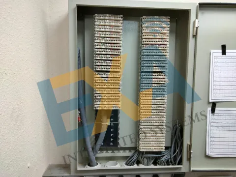 تركيب وتأسيس شبكات الاتصالات (Structured Cabling) وأنظمة السنترال (PBX) للمكاتب.