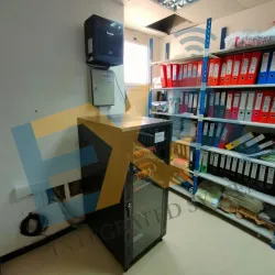 تركيب وتأسيس شبكات الاتصالات (Structured Cabling) وأنظمة السنترال (PBX) للمكاتب.